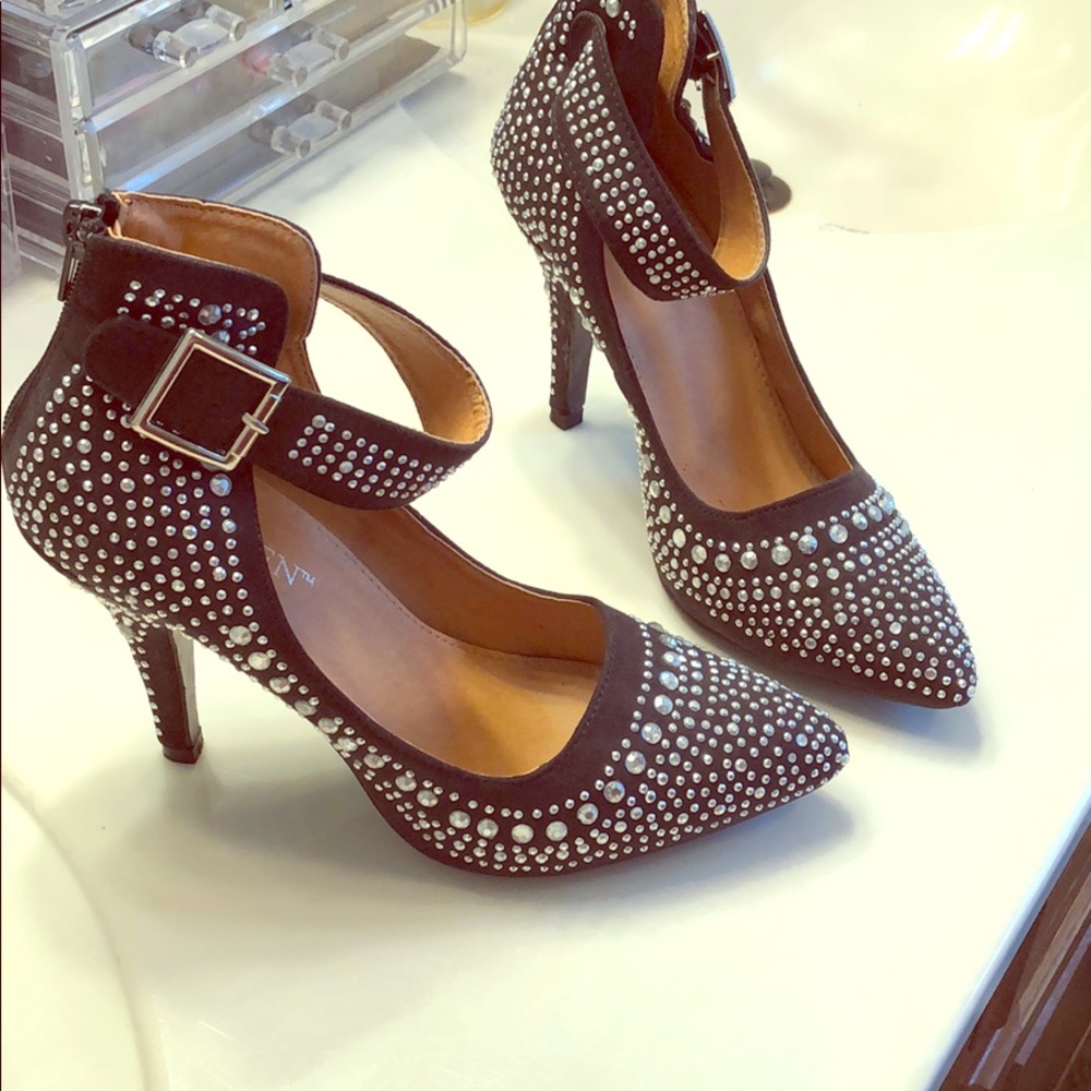 Rhinestone shoes size 6